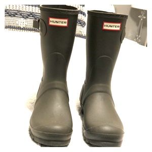 Like new hunter rain boots sage green